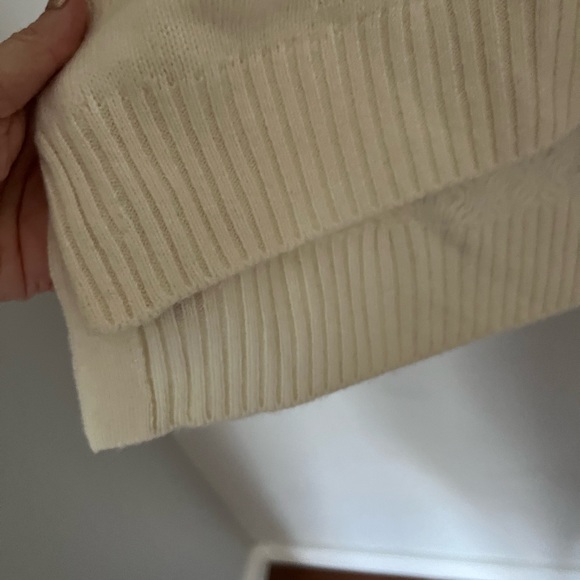 Like new Halogen wool/cashmere blend cable knit ivory sweater - Picture 7 of 12